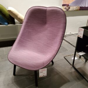 Sessel Uchiwa von HAY als Ausstellungsstück