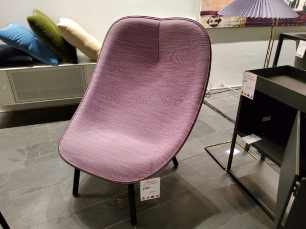 Sessel Uchiwa von HAY als Ausstellungsstück
