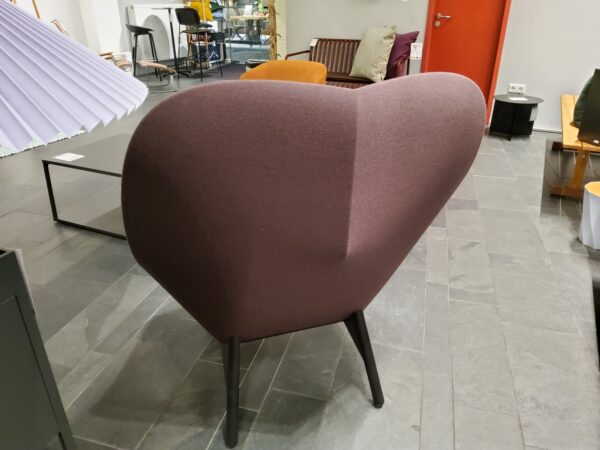 Sessel Uchiwa von HAY als Ausstellungsstück – Bild 3