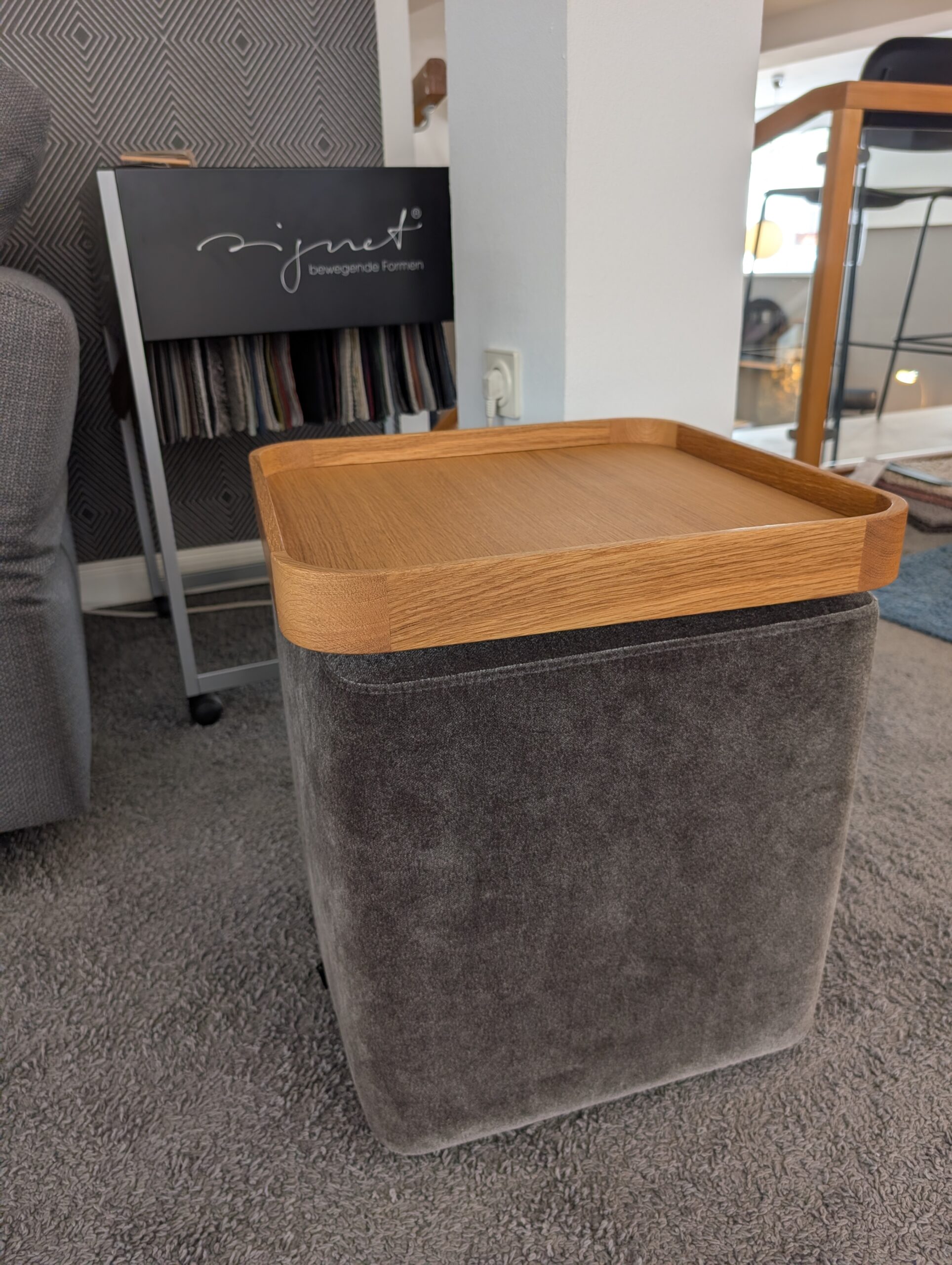 Signet Hocker Bono mit Tablett