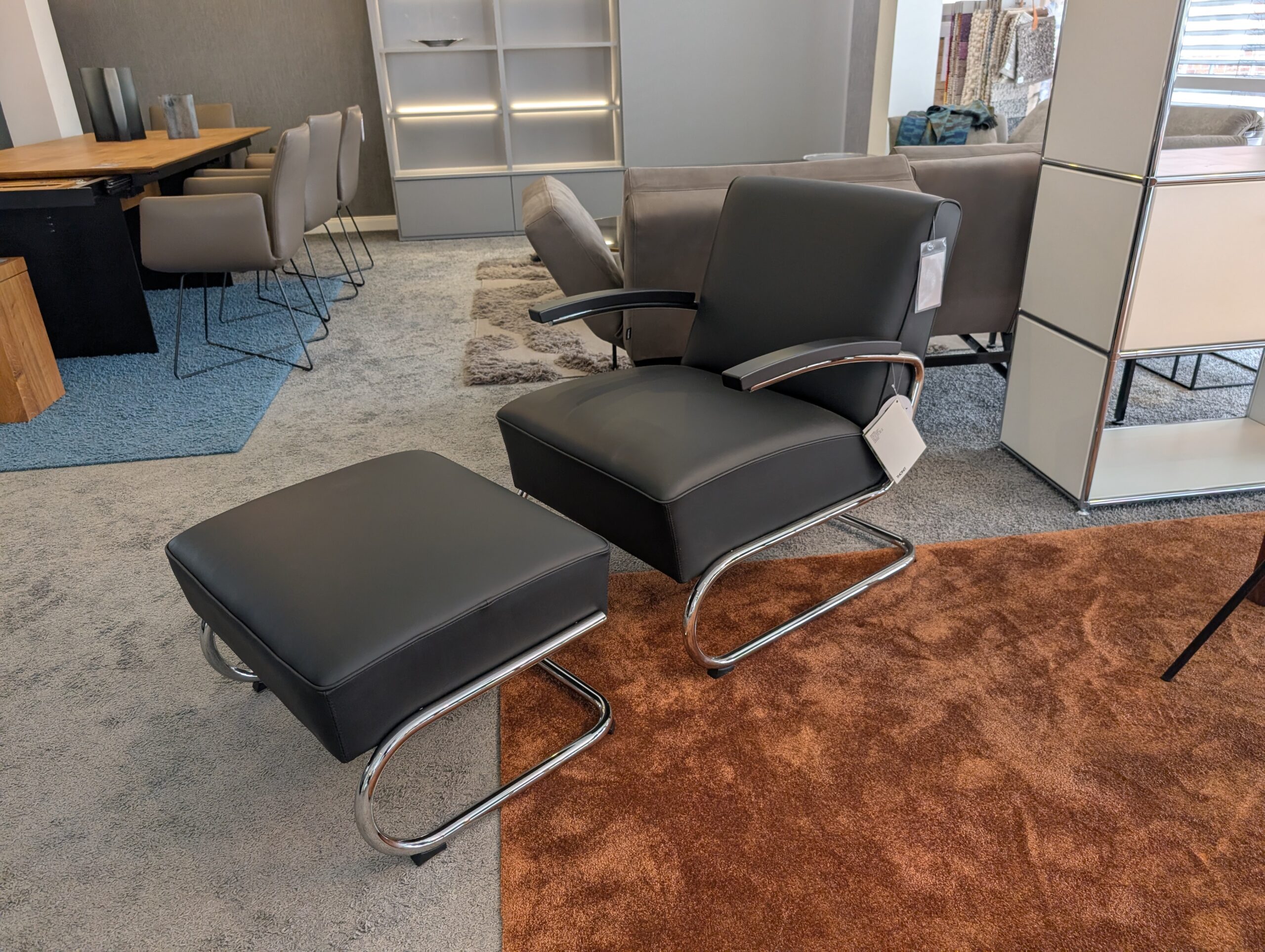Thonet Sessel S 411 mit Hocker – Bild 4