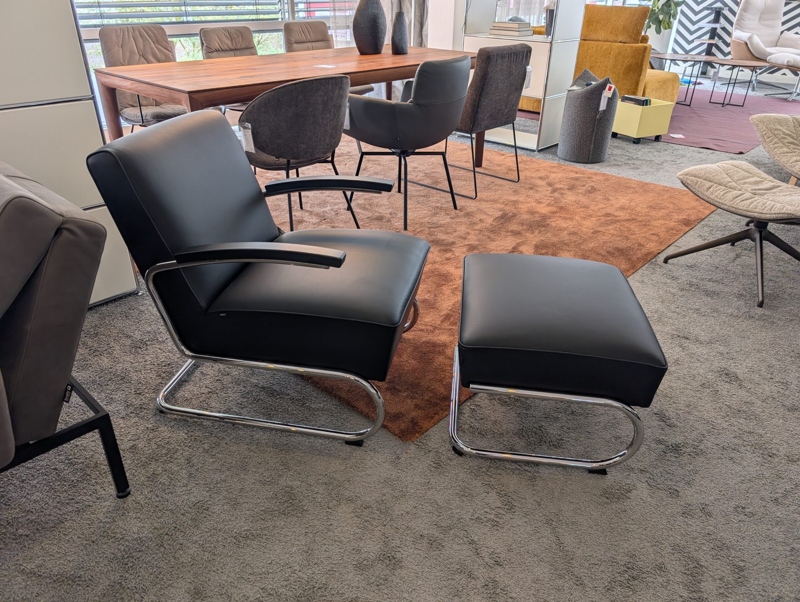 Thonet Sessel S 411 mit Hocker – Bild 2