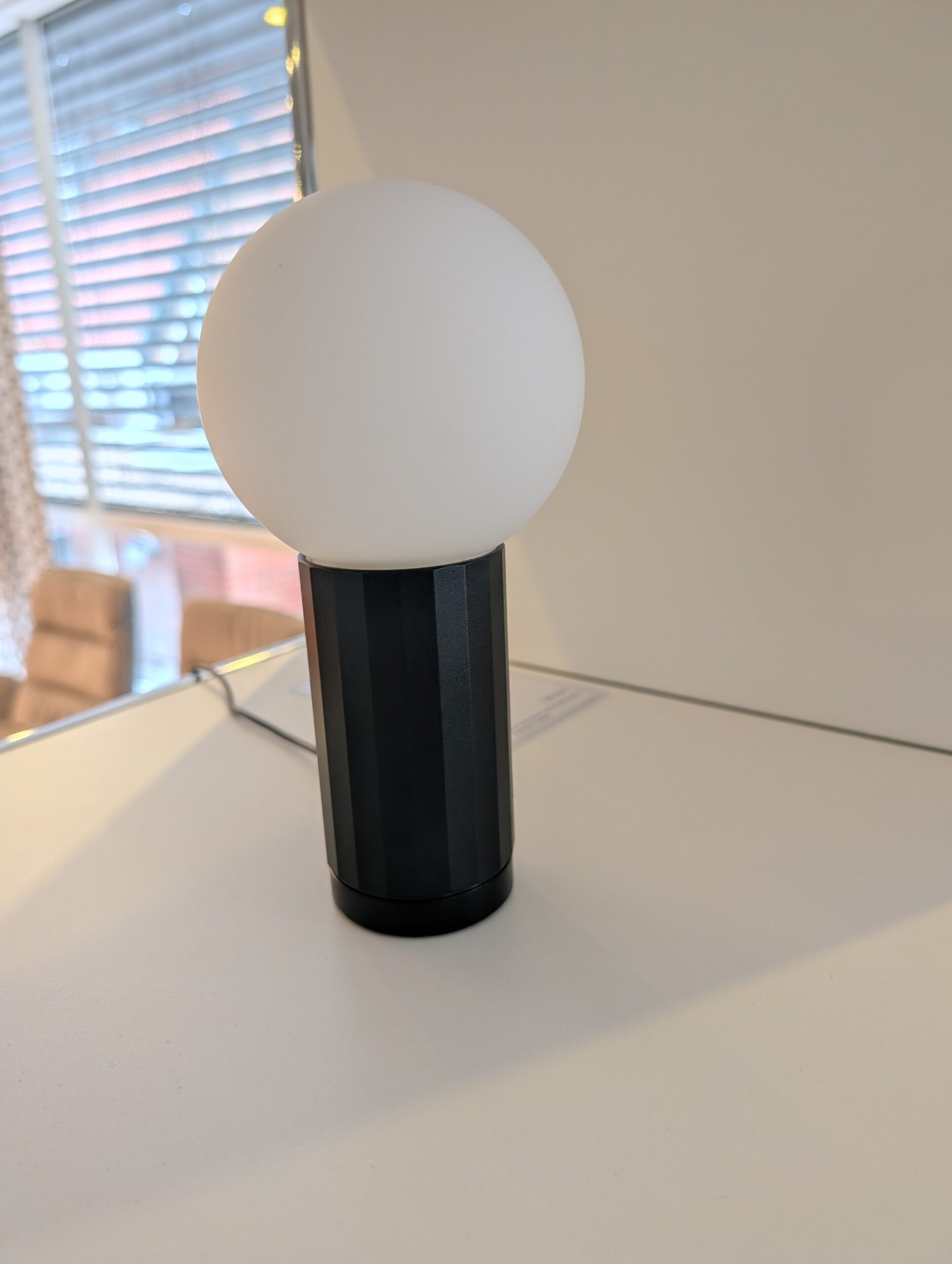 Tischleuchte Turn ON, schwarz – Bild 2